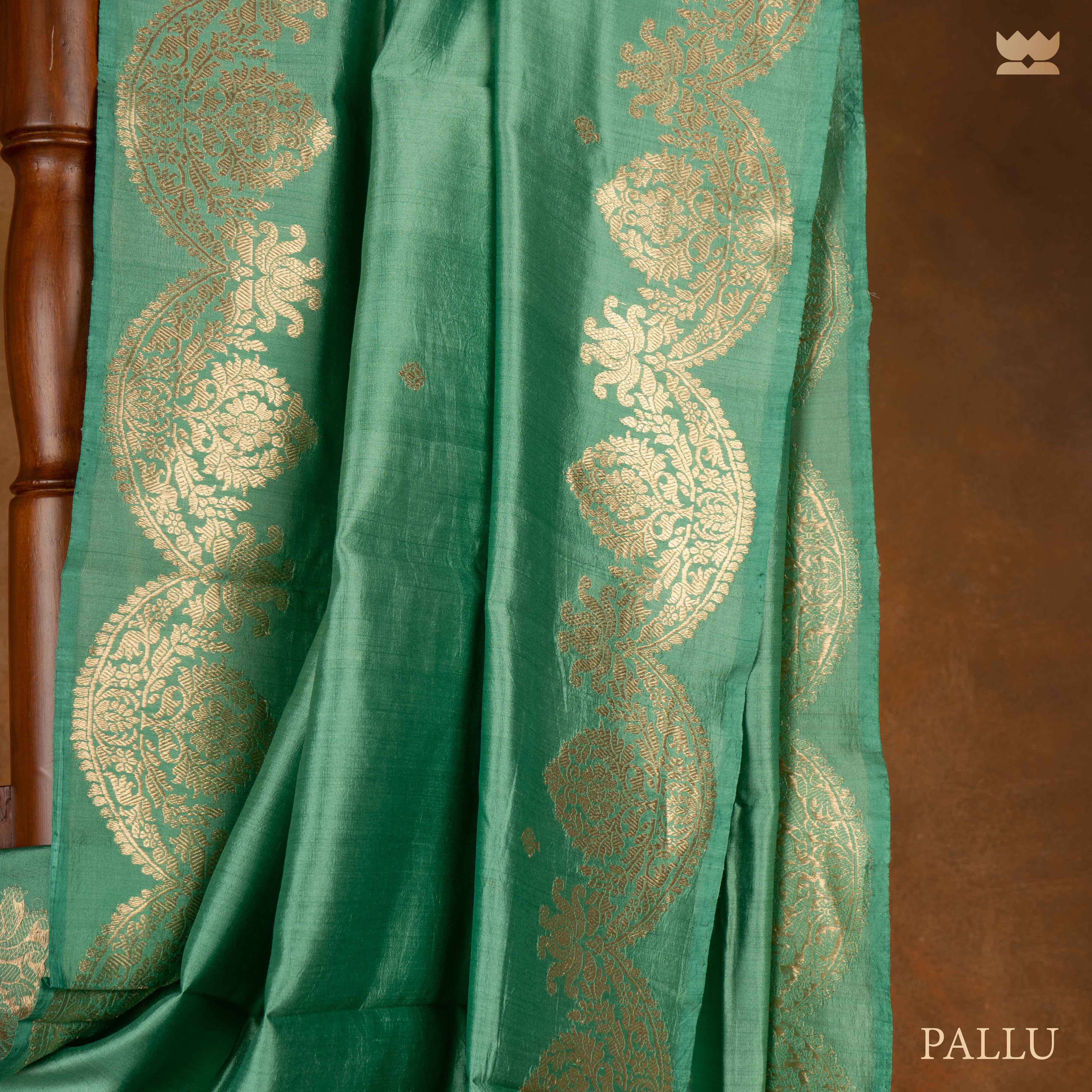 Van Lata Raw Silk Banarasi Saree
