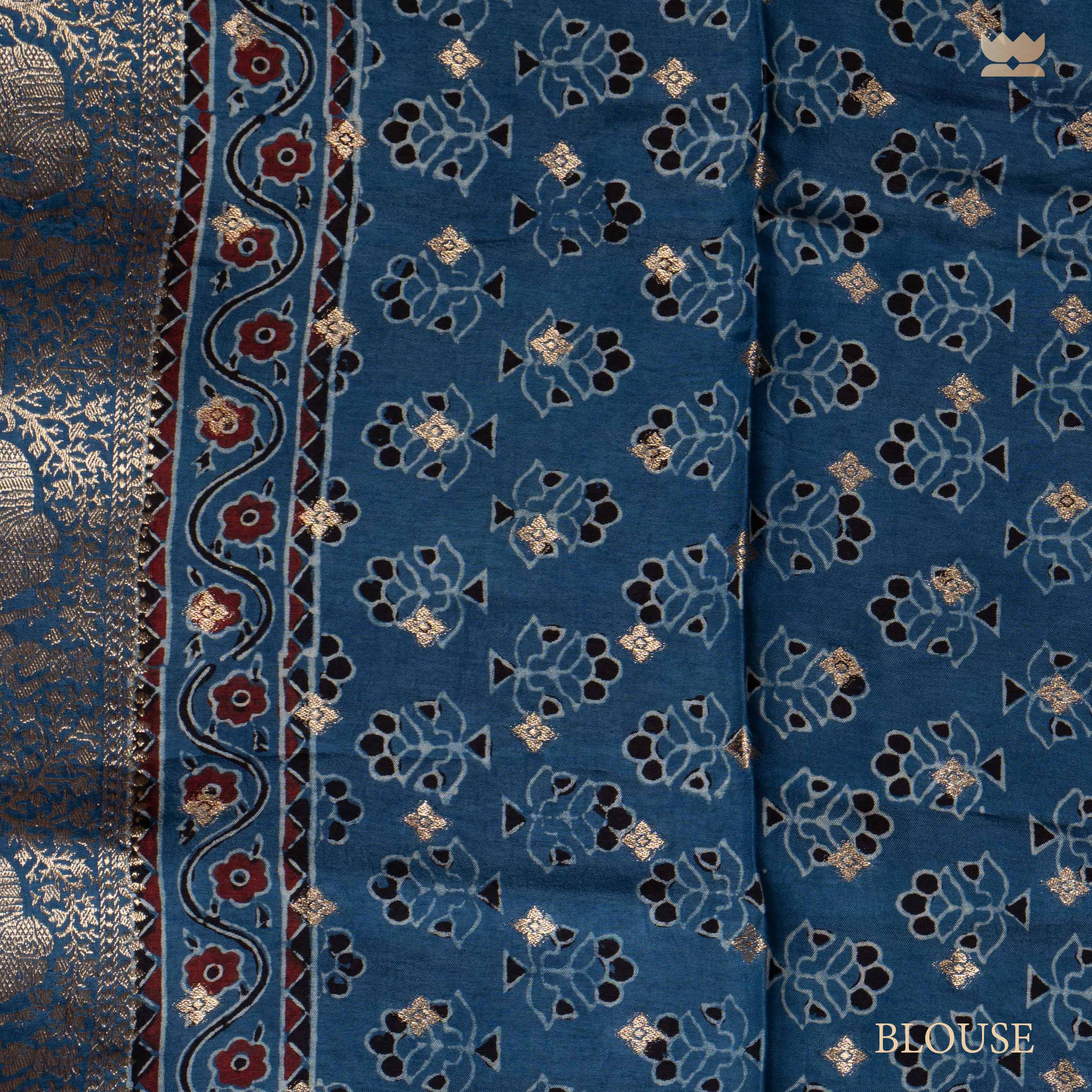 Neeli Chamak Dola Silk Saree