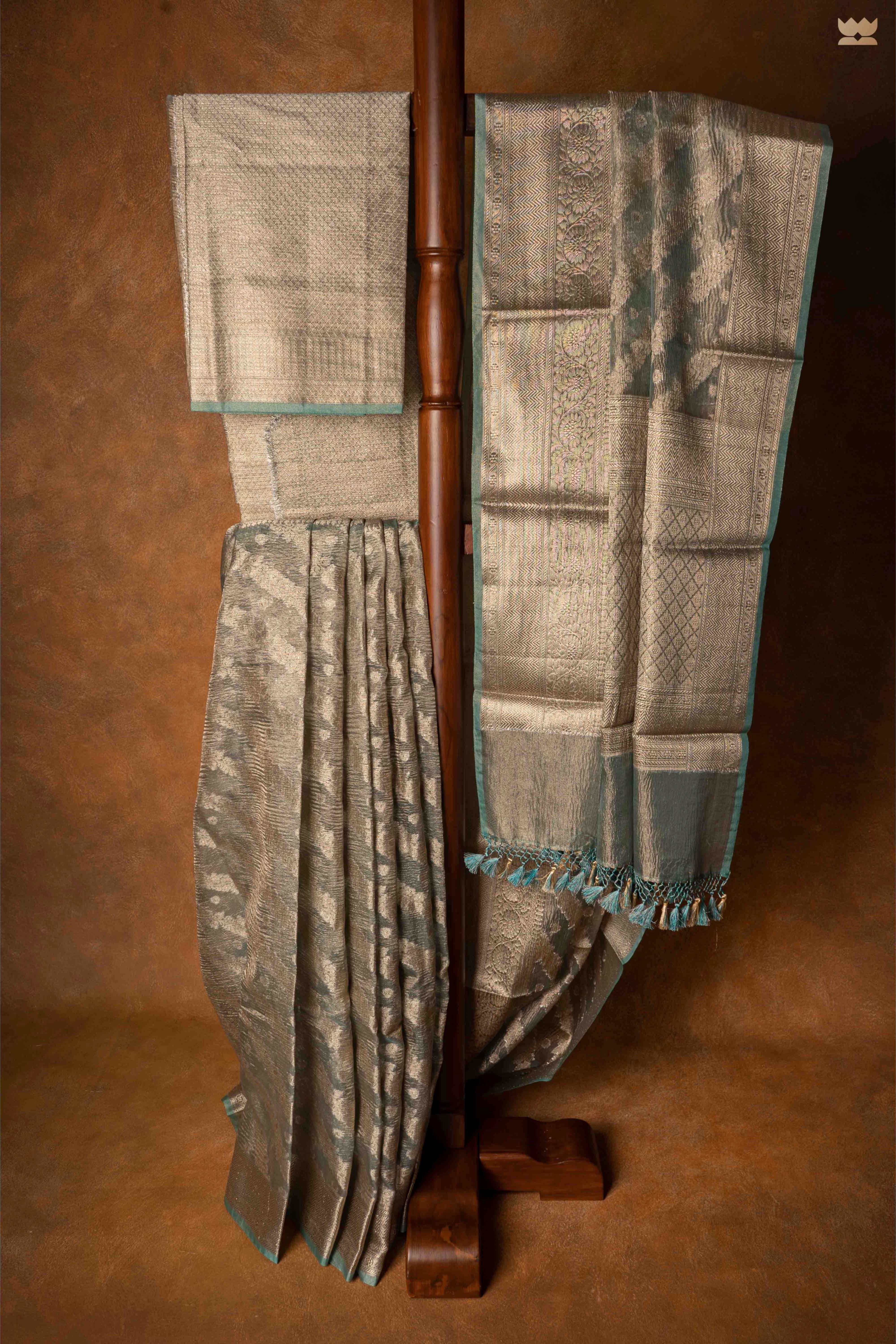 Nirjhari Crushed Semi Organza Saree