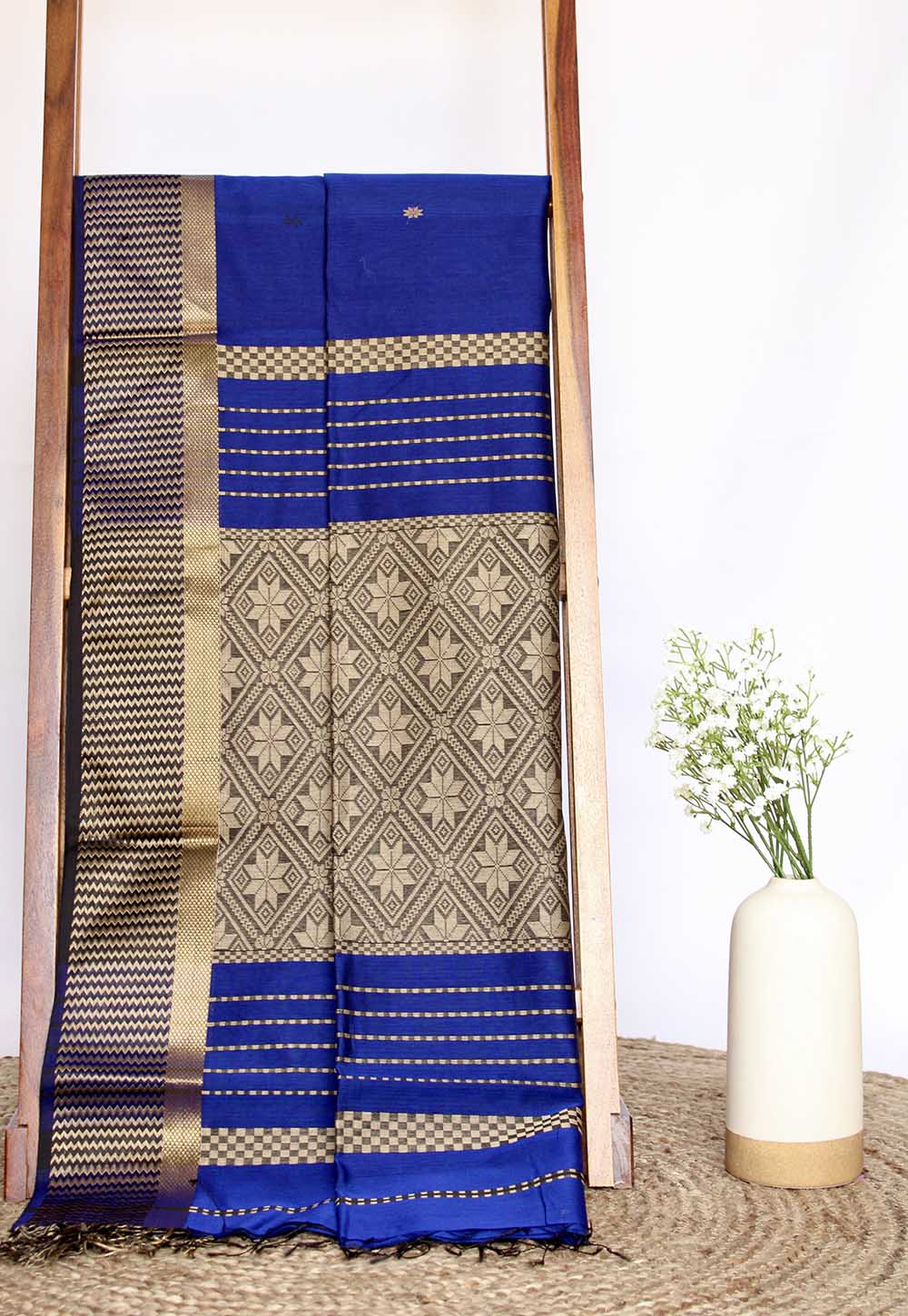 Royal Blue Maheshwari Saree with detailed weaving on Pallu